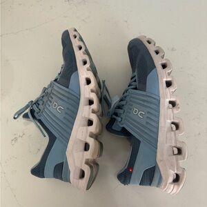 On cloud cloud swift lake/sky running shoes